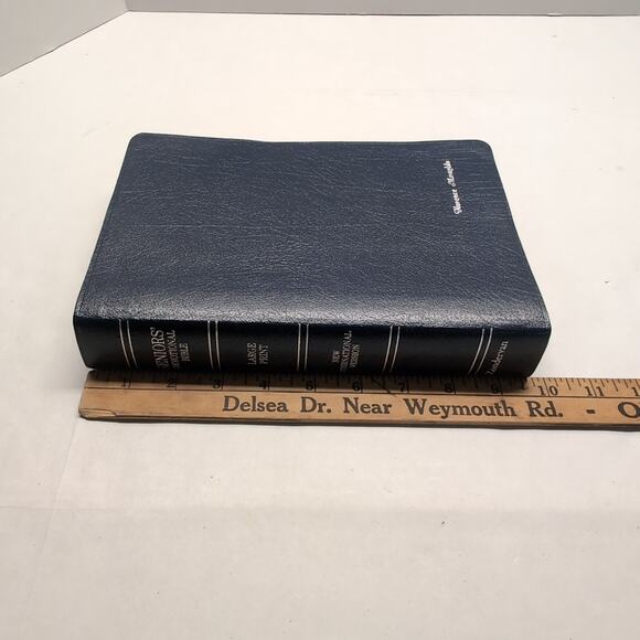 Seniors Devotional Bible NIV Zondervan Navy Bonded Leather Large Print Silver - Picture 11 of 11